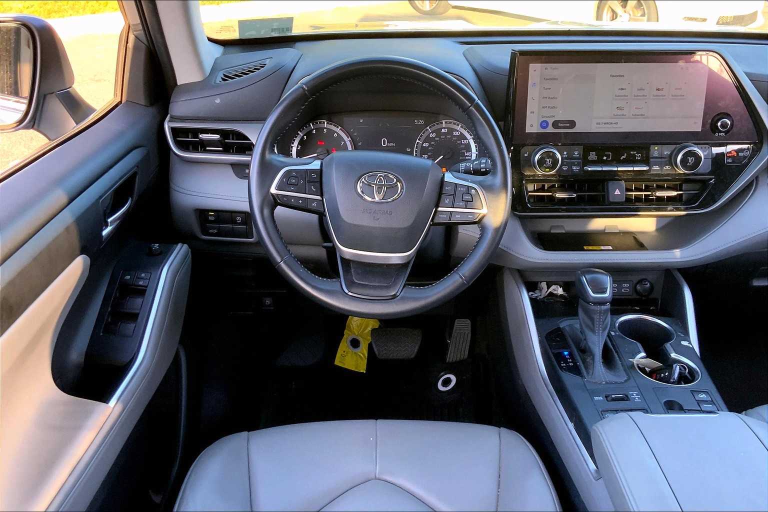 2023 Toyota Highlander XLE photo 4