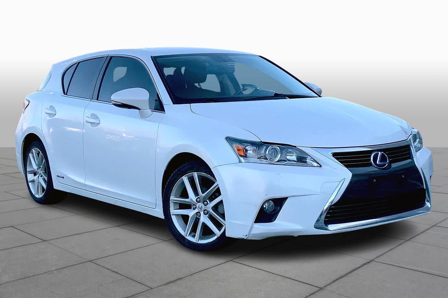 2016 Lexus CT 200h photo 2