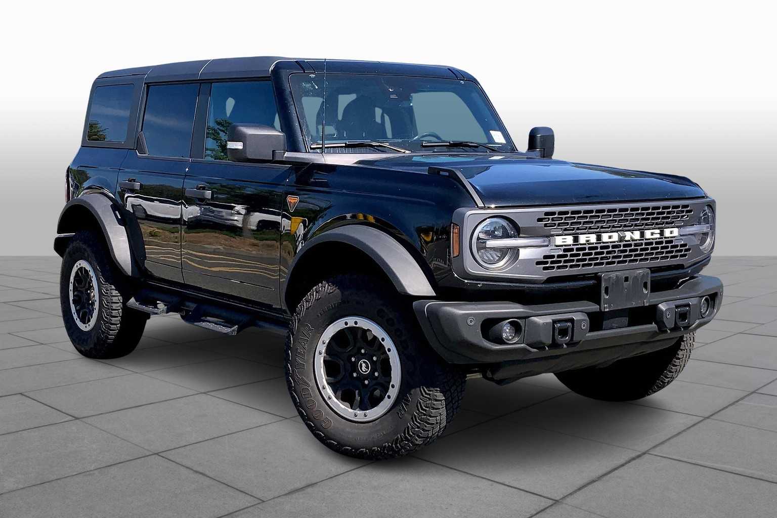 2023 Ford Bronco Badlands photo 2