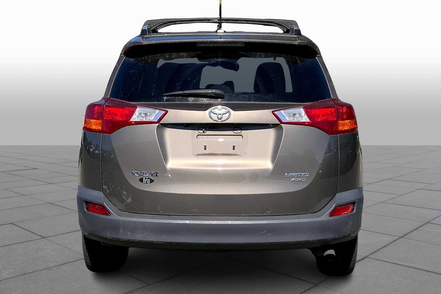 2015 Toyota RAV4 Limited photo 4