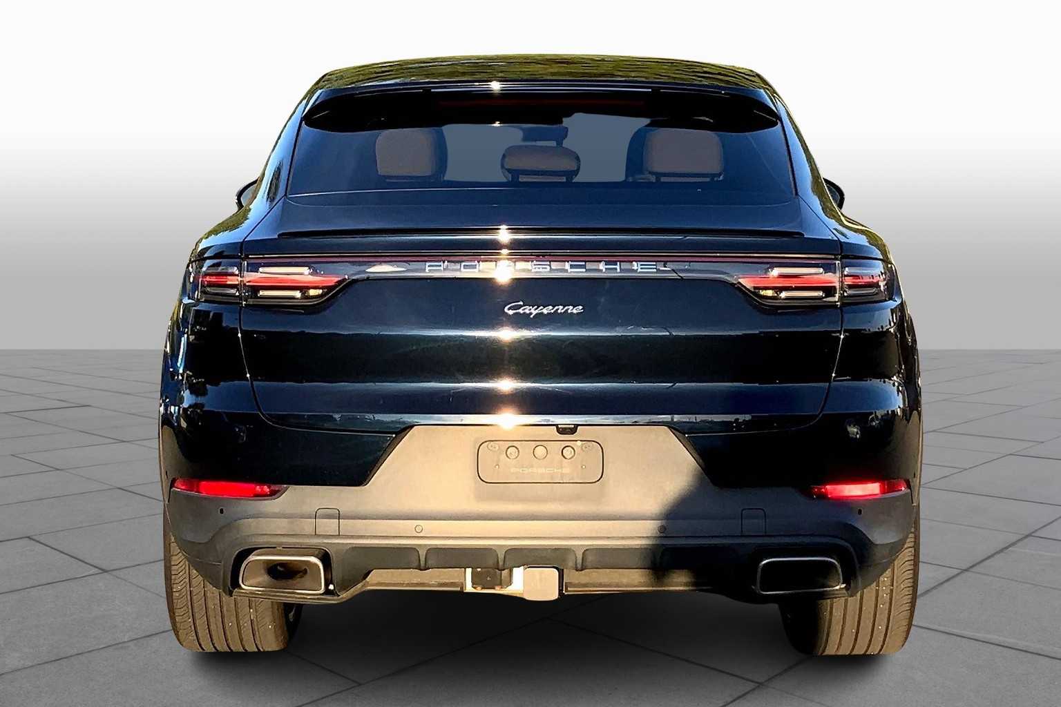 2022 Porsche Cayenne Coupe photo 4