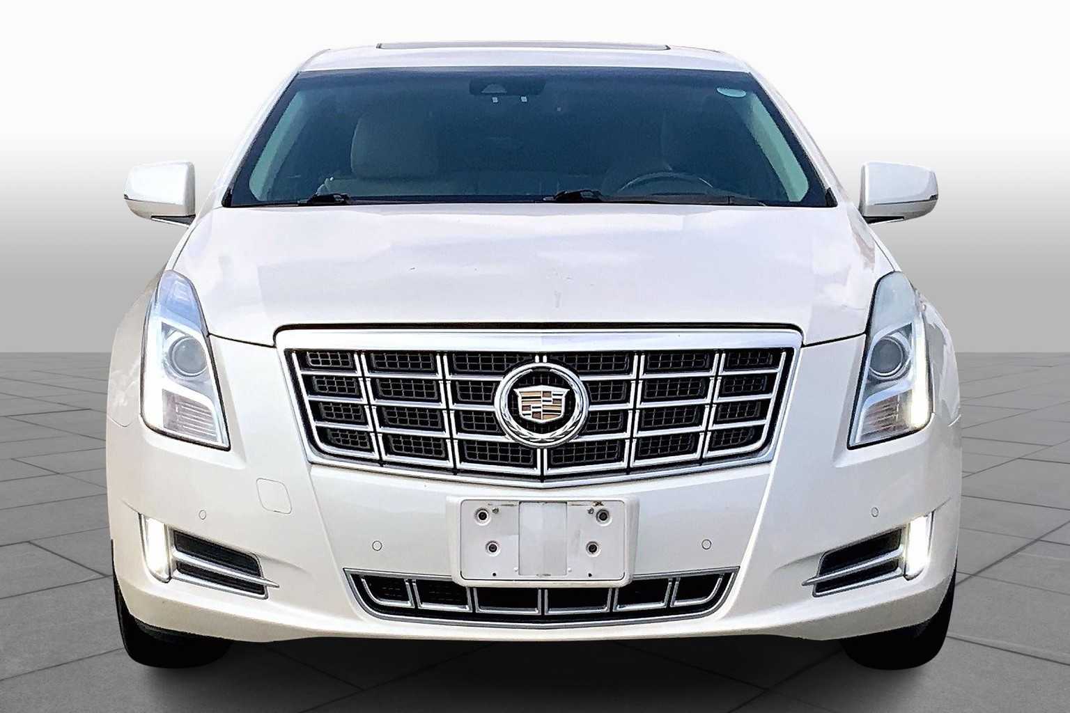 2013 Cadillac XTS Premium photo 3