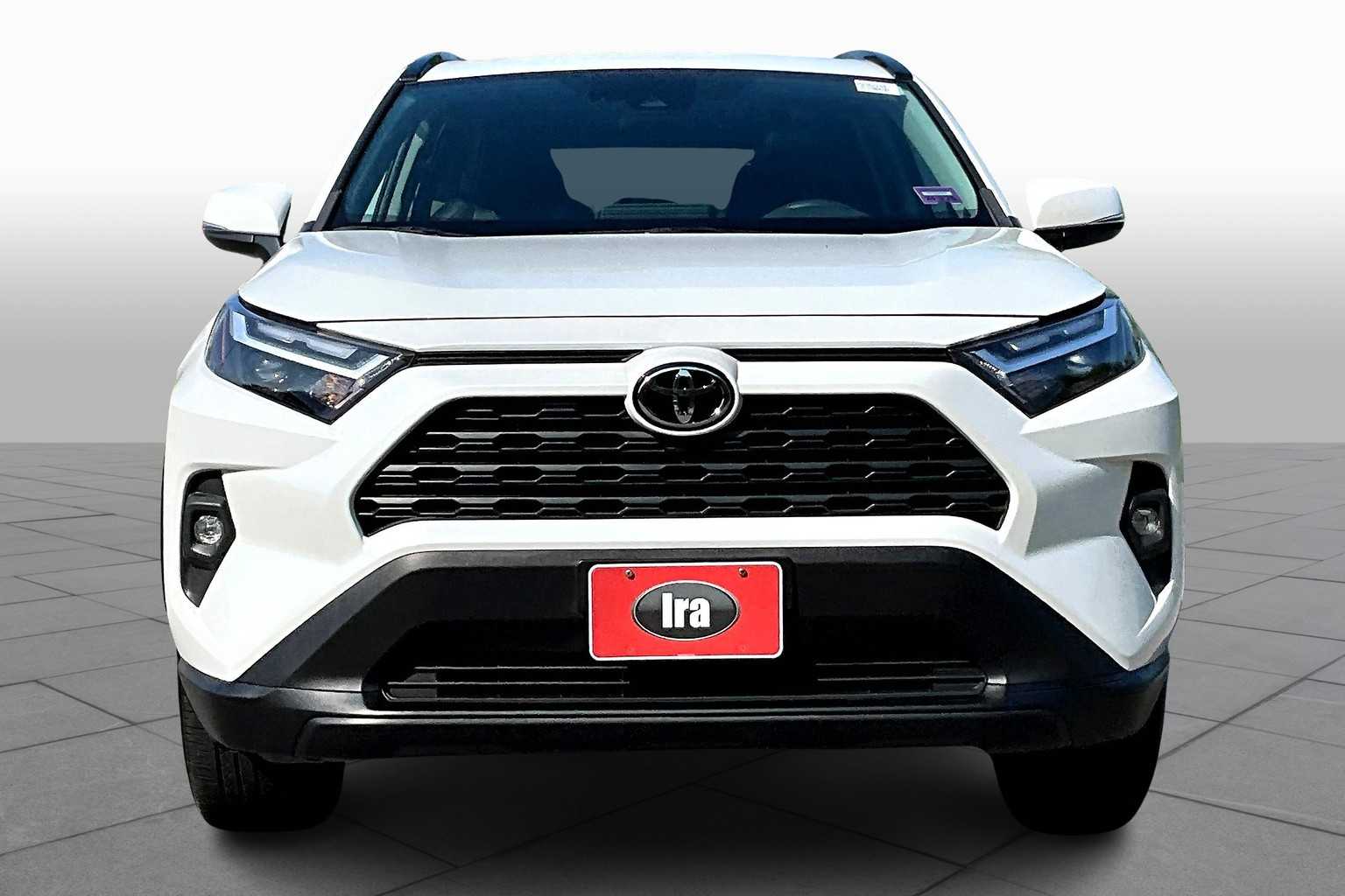 2023 Toyota RAV4 XLE Premium SE photo 3