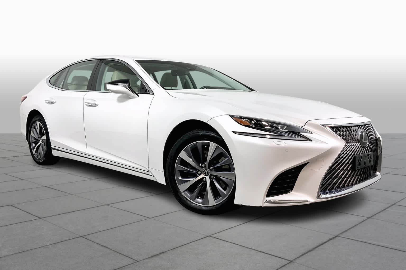 2018 Lexus LS 500 AWD photo 2