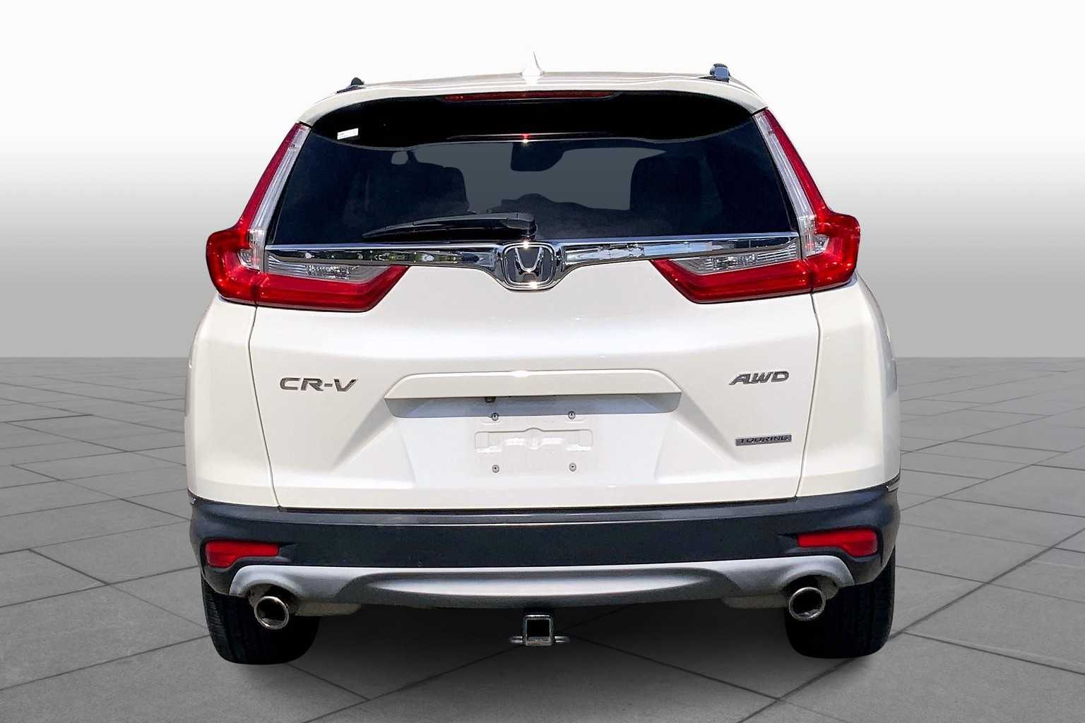 2017 Honda CR-V Touring photo 4