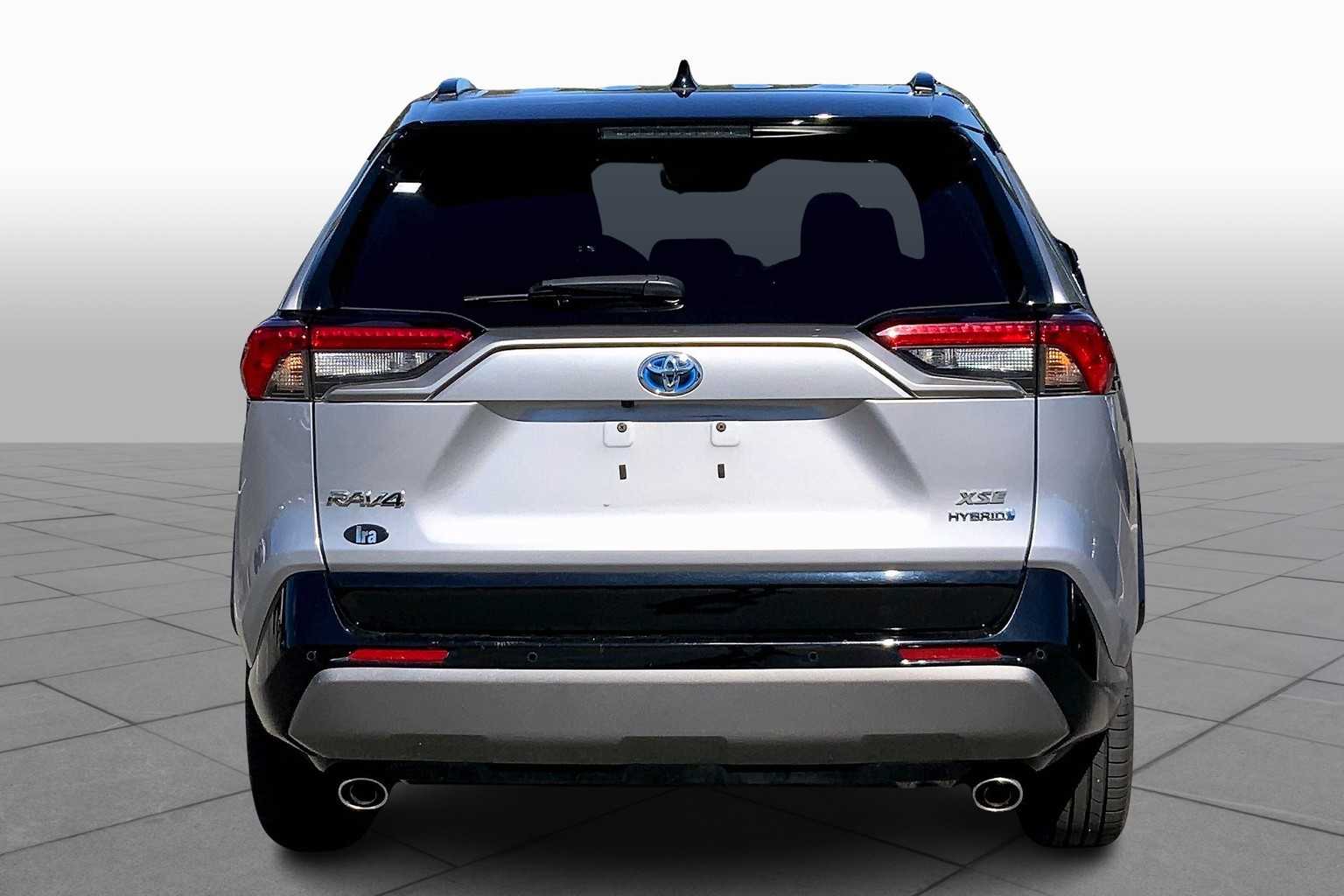 2021 Toyota RAV4 Hybrid XSE photo 3
