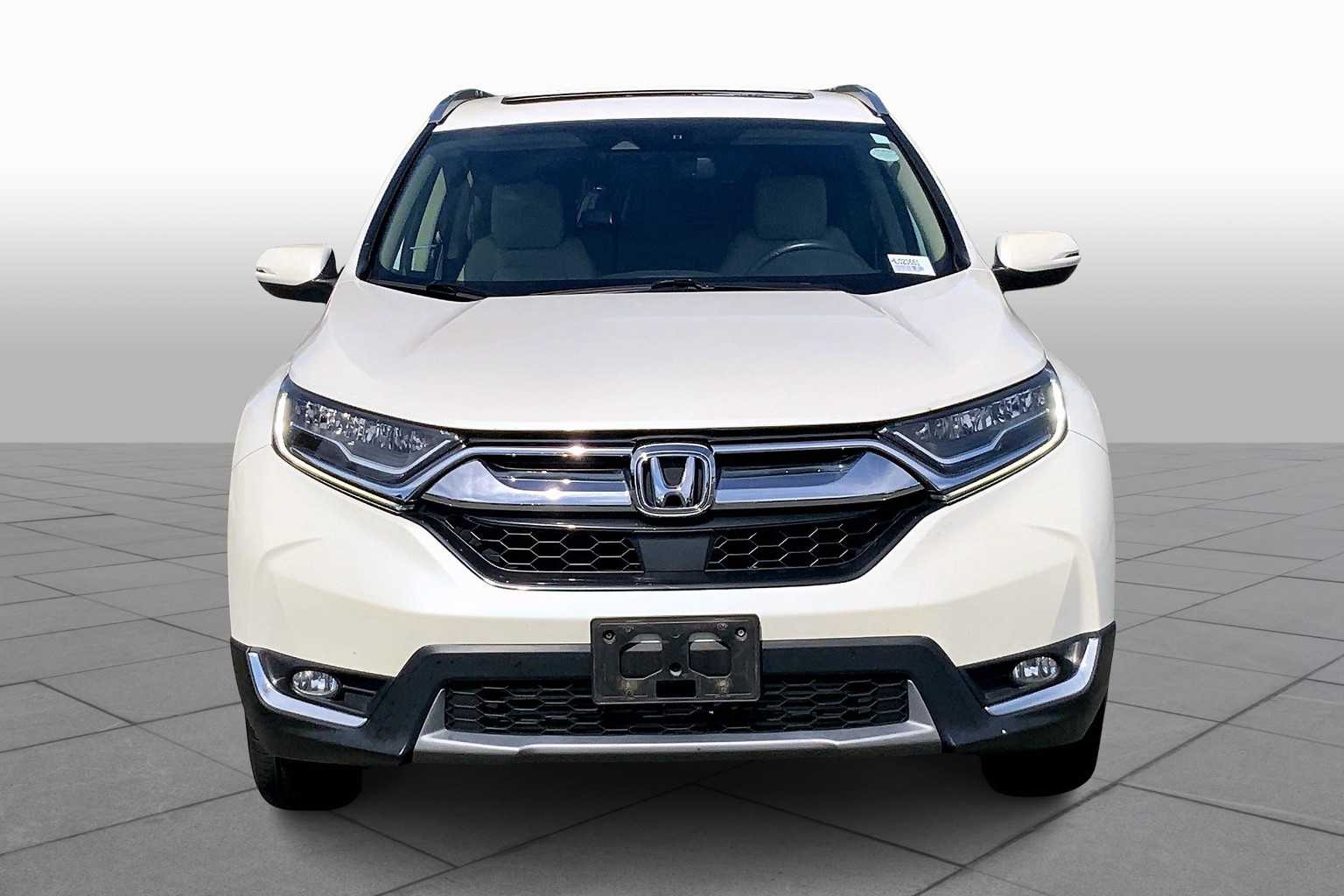2017 Honda CR-V Touring photo 3
