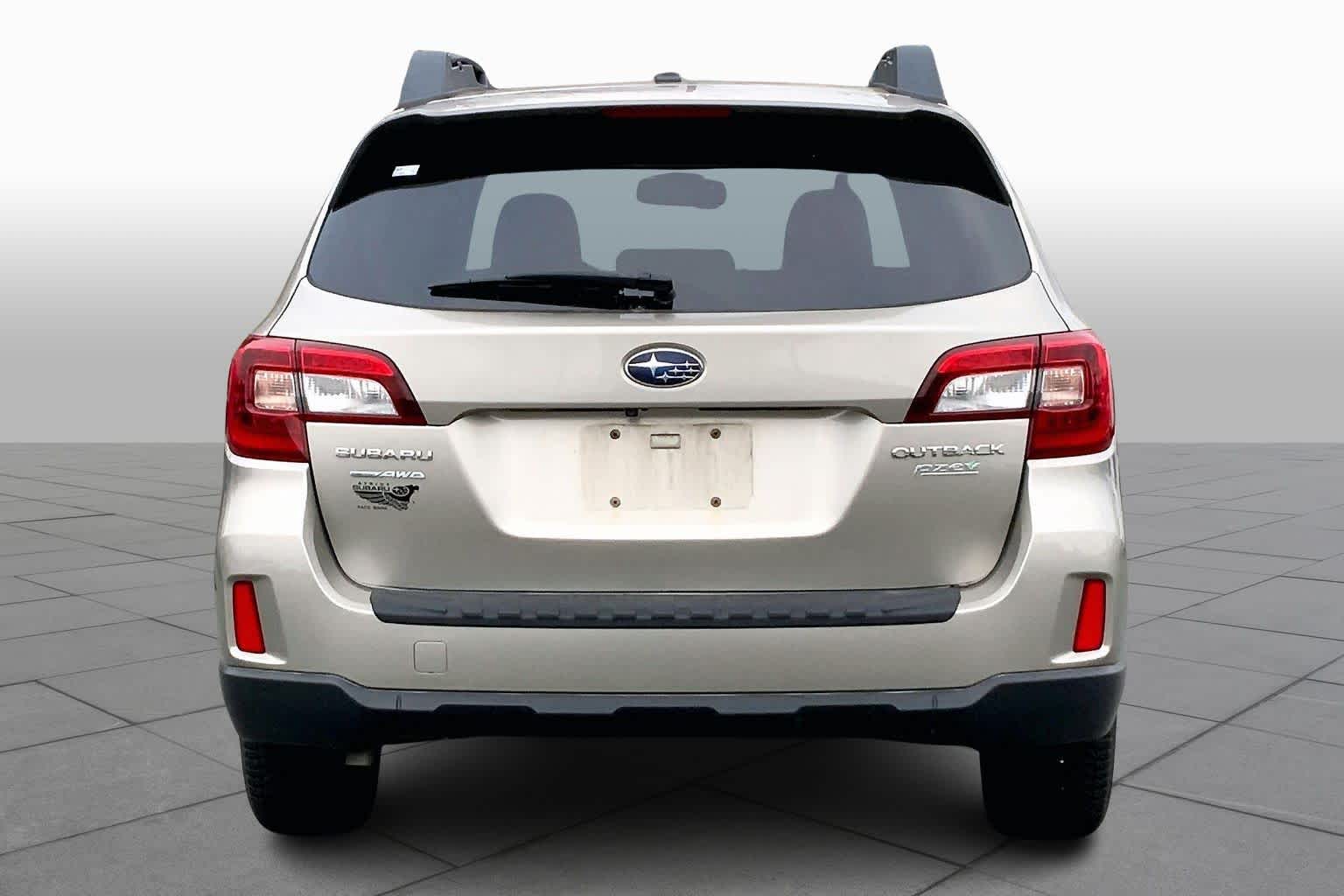 2015 Subaru Outback Limited photo 4