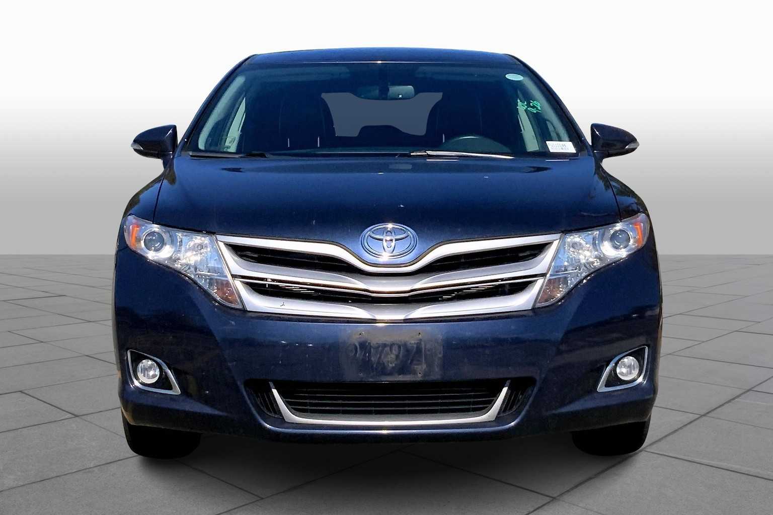 2015 Toyota Venza XLE photo 2