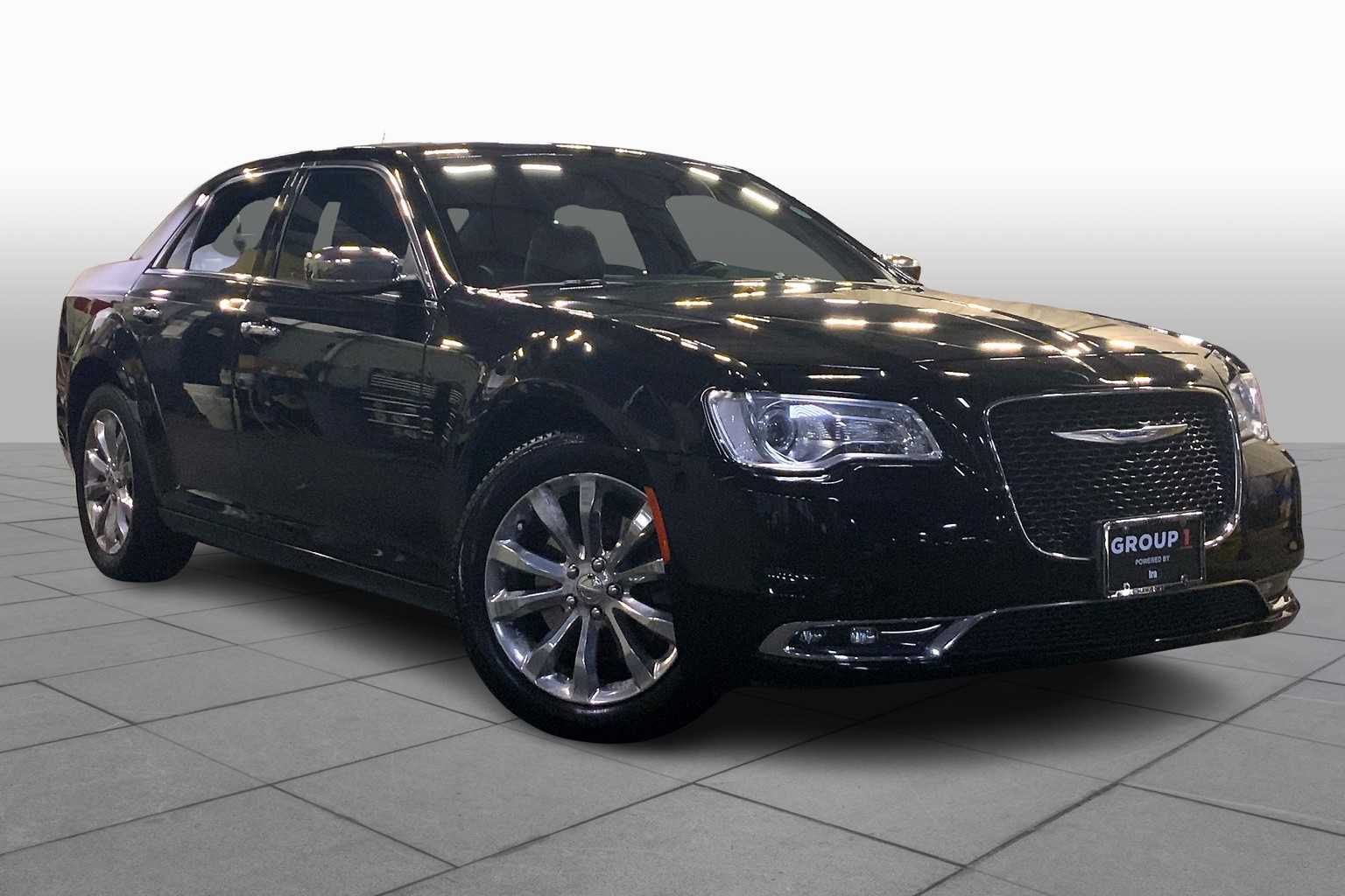 2018 Chrysler 300 Limited photo 2