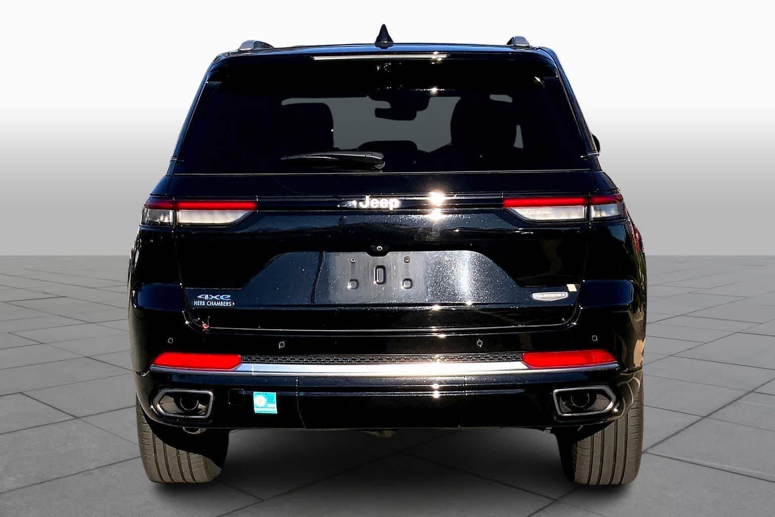 2022 Jeep Cherokee Summit 4xe photo 4