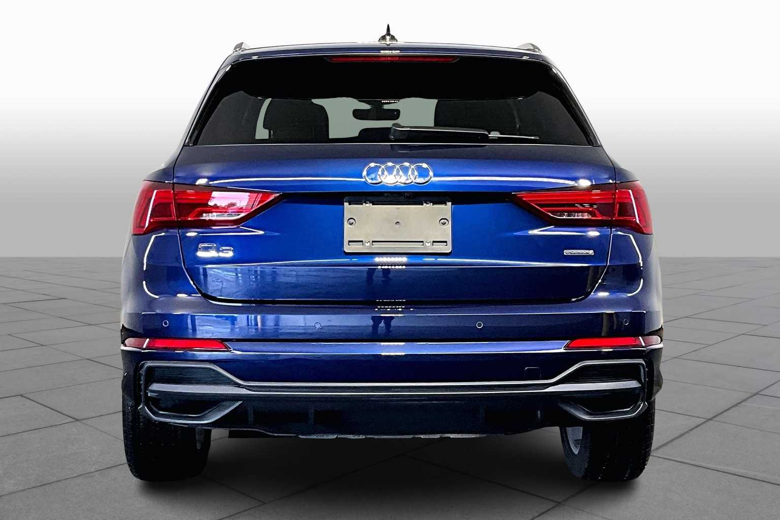 2024 Audi Q3 S line Premium Plus 45 TFSI photo 3