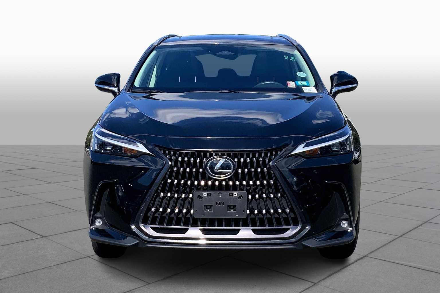 2022 Lexus NX photo 3