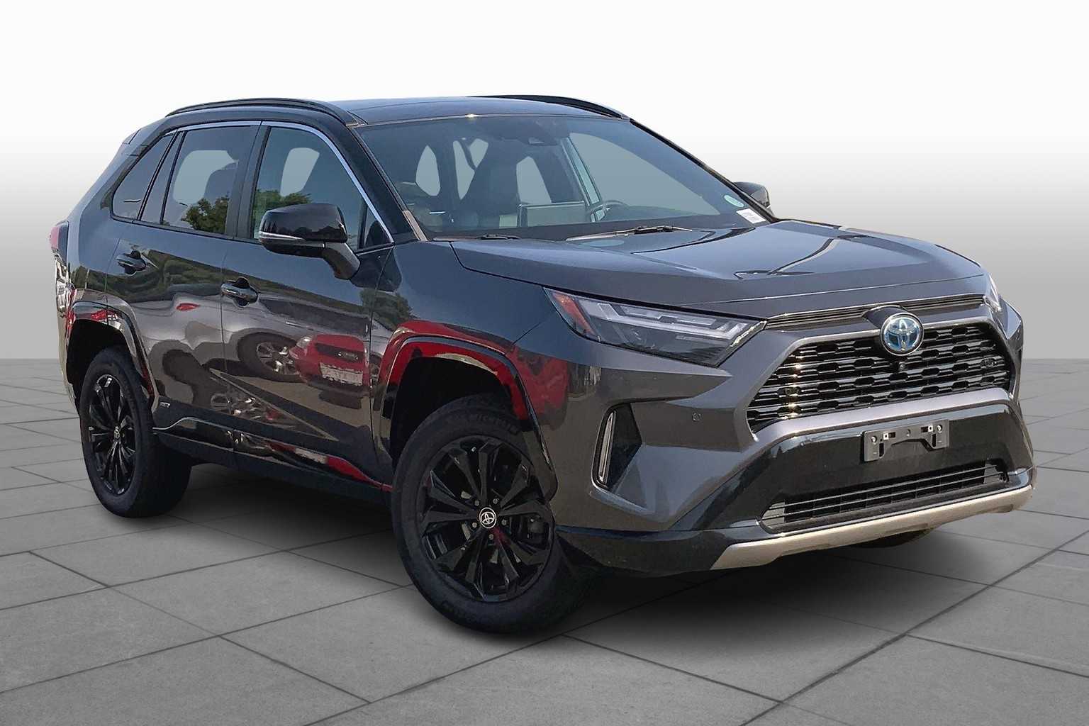 2022 Toyota RAV4 Hybrid XSE photo 2