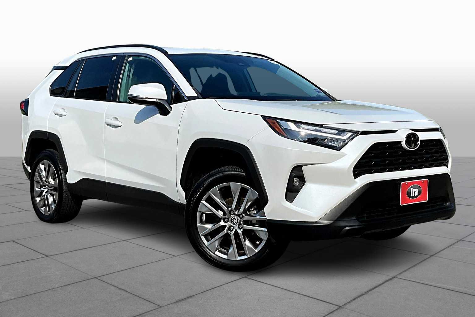 2023 Toyota RAV4 XLE Premium SE photo 2