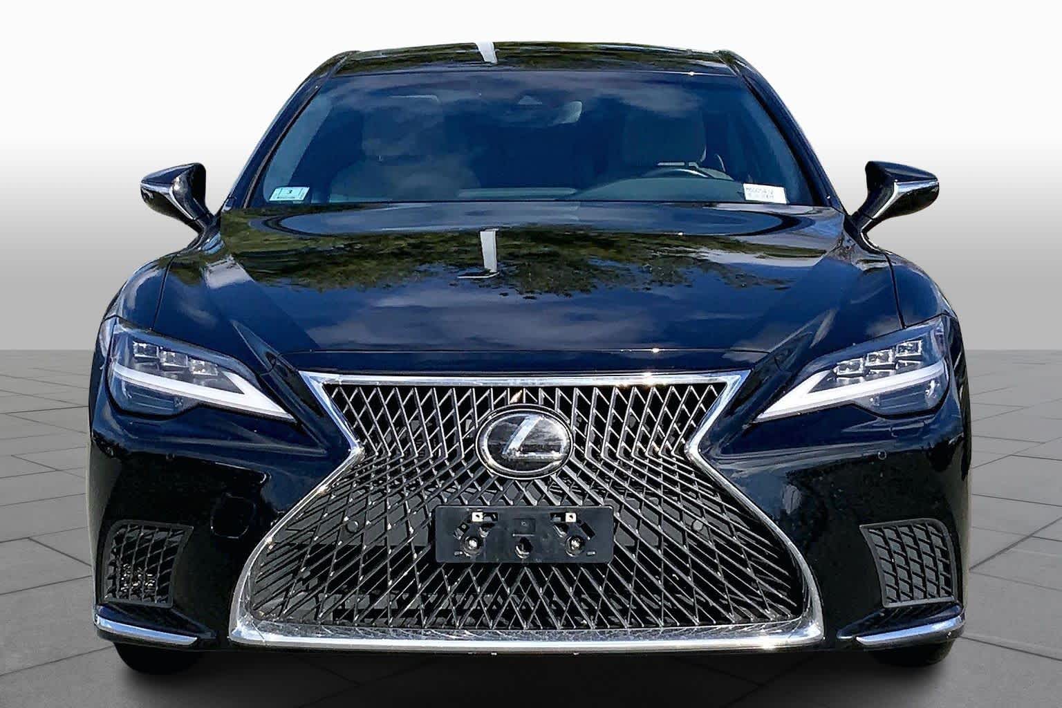 2021 Lexus LS photo 3