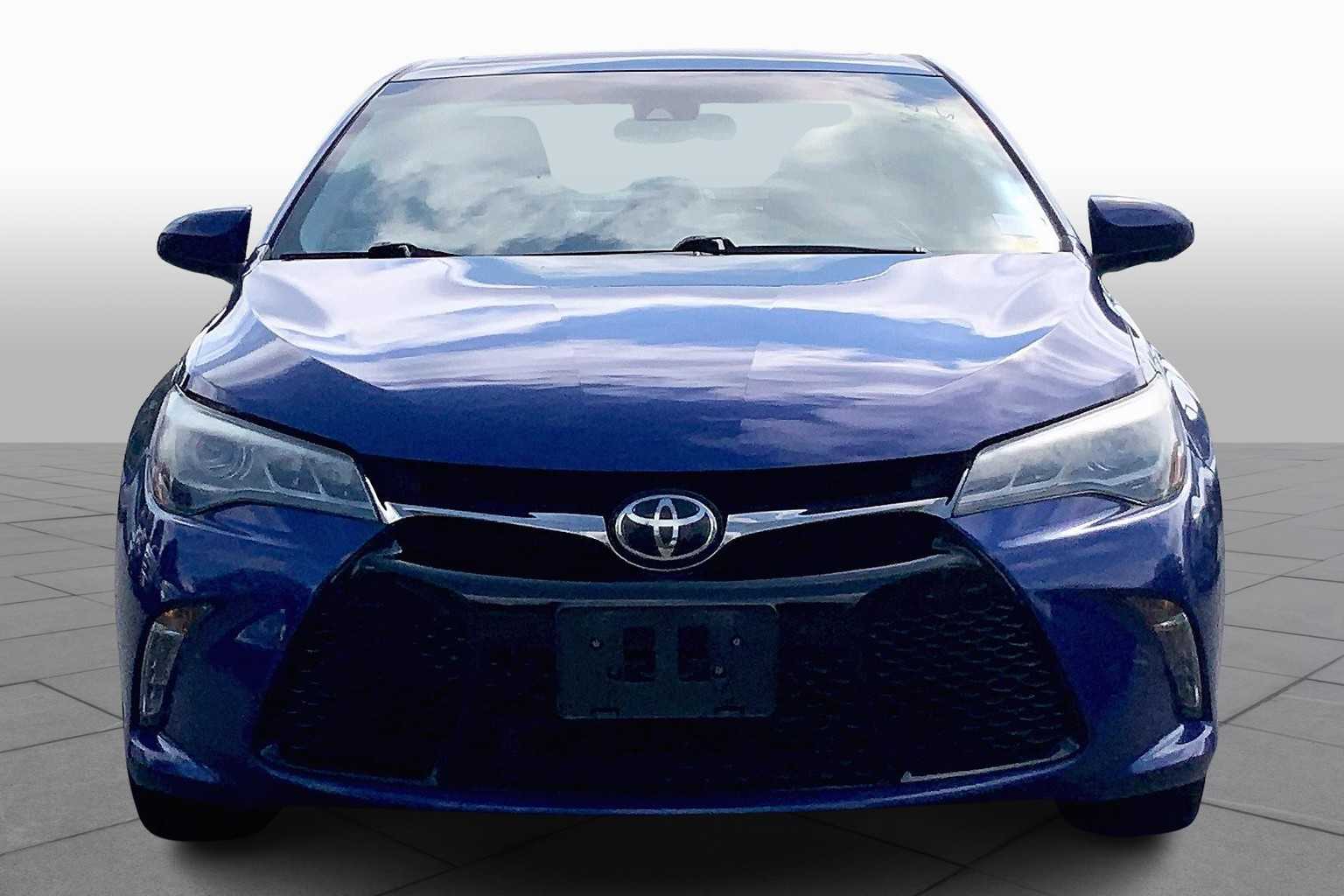 2015 Toyota Camry XSE V6 photo 3