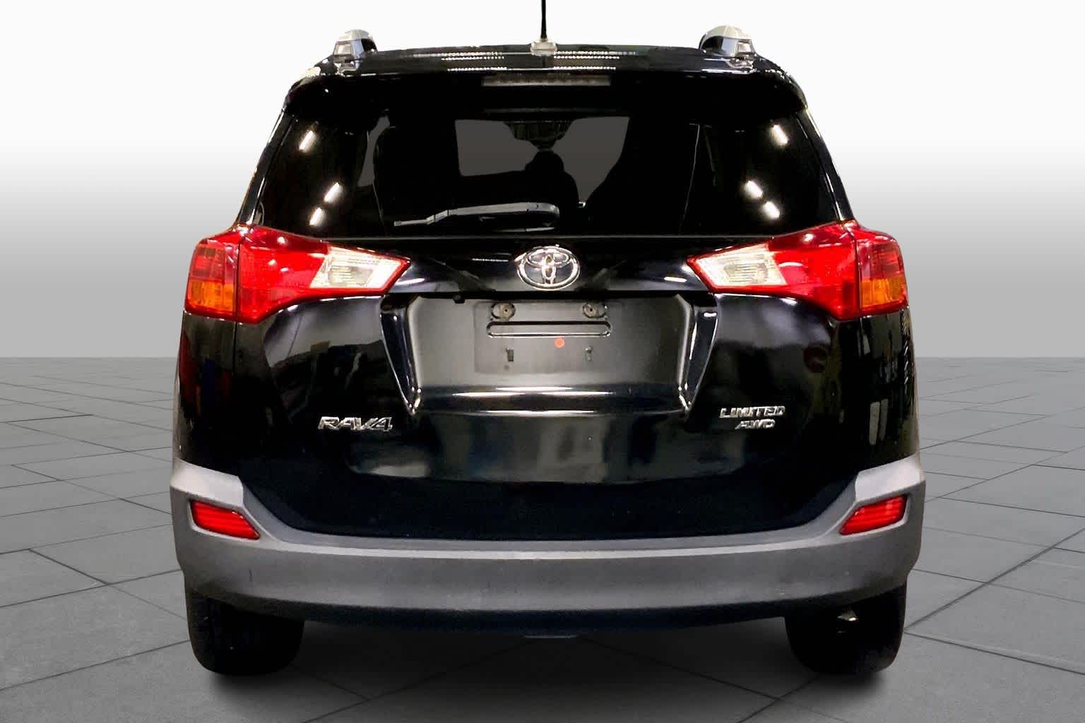 2015 Toyota RAV4 Limited photo 4