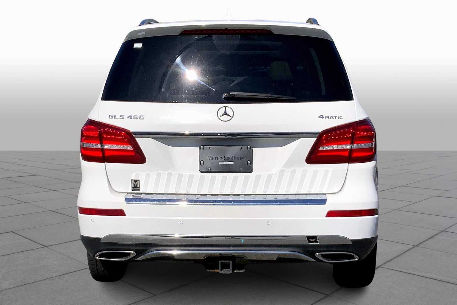 2017 Mercedes Benz GLS 450 4MATIC photo 4
