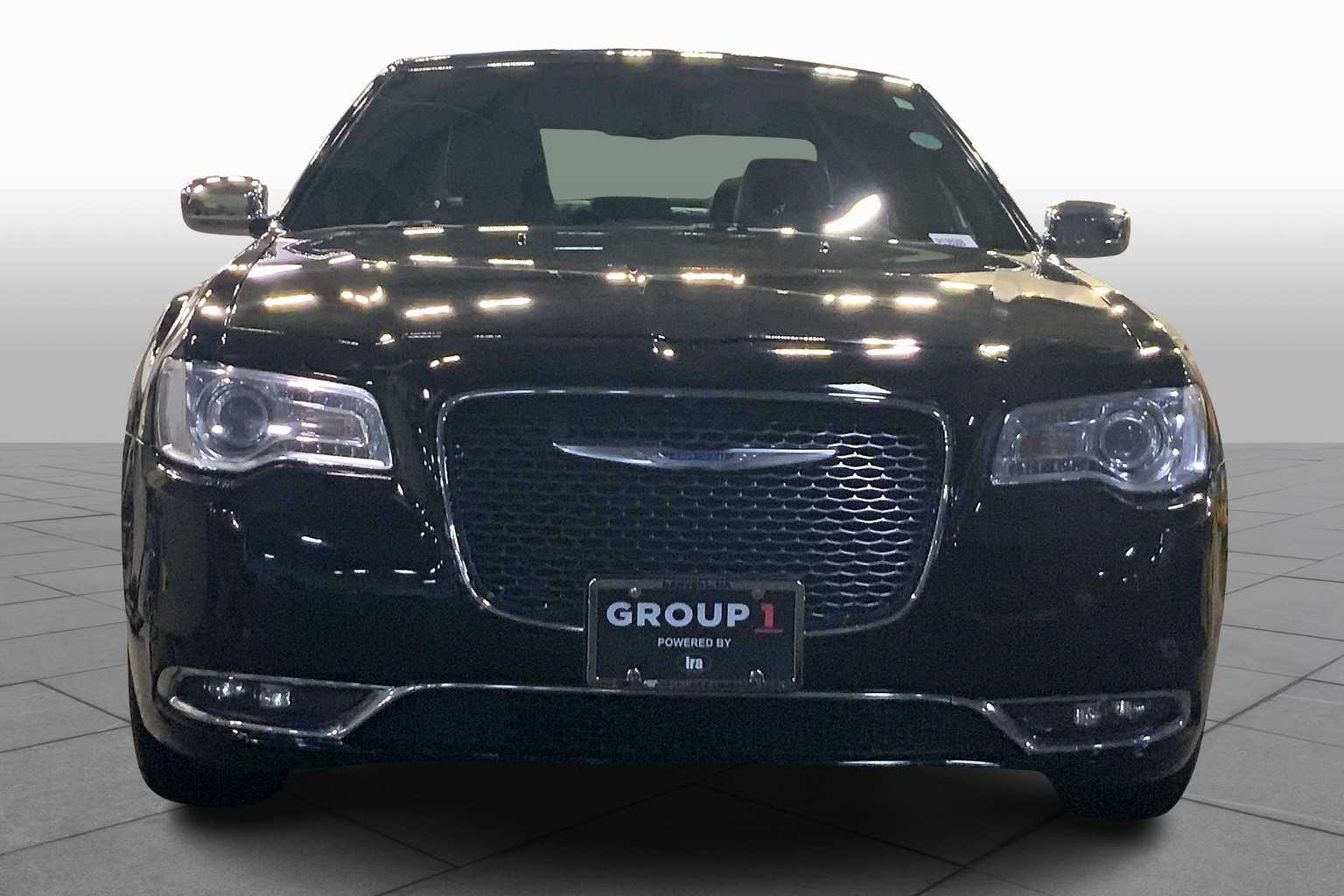 2018 Chrysler 300 Limited photo 3