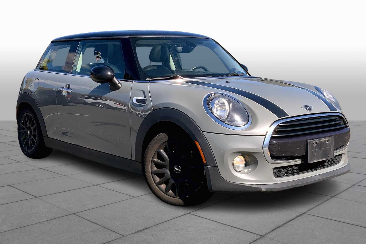2019 Mini Cooper 2 Door Hardtop photo 2