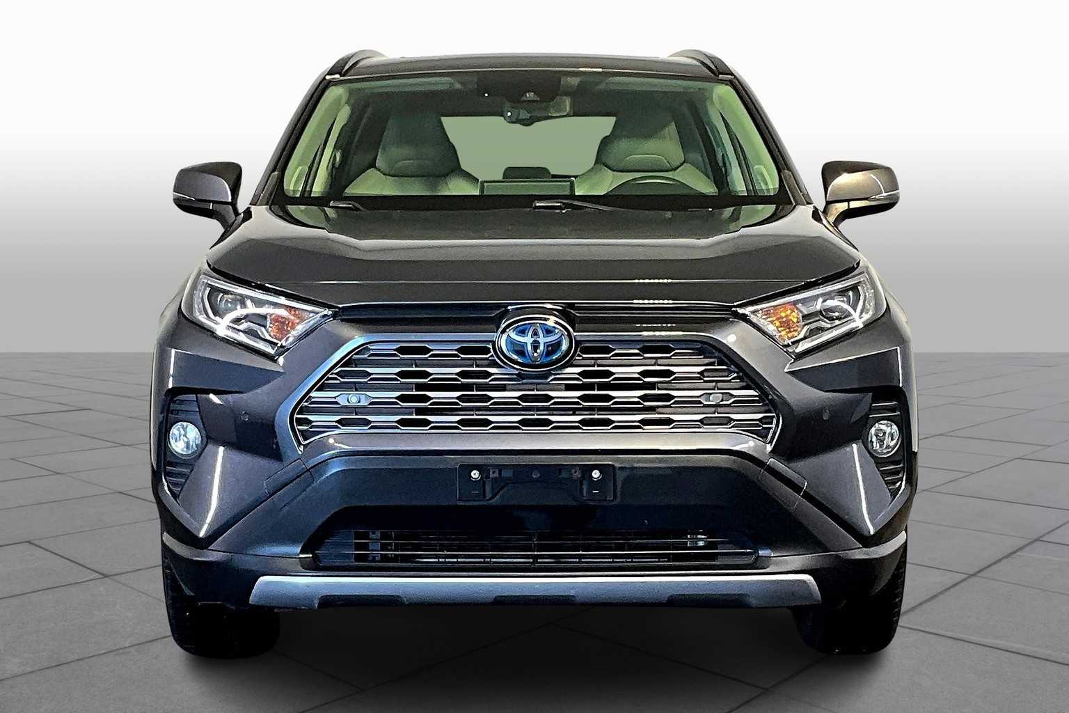 2019 Toyota RAV4 Hybrid Limited photo 3