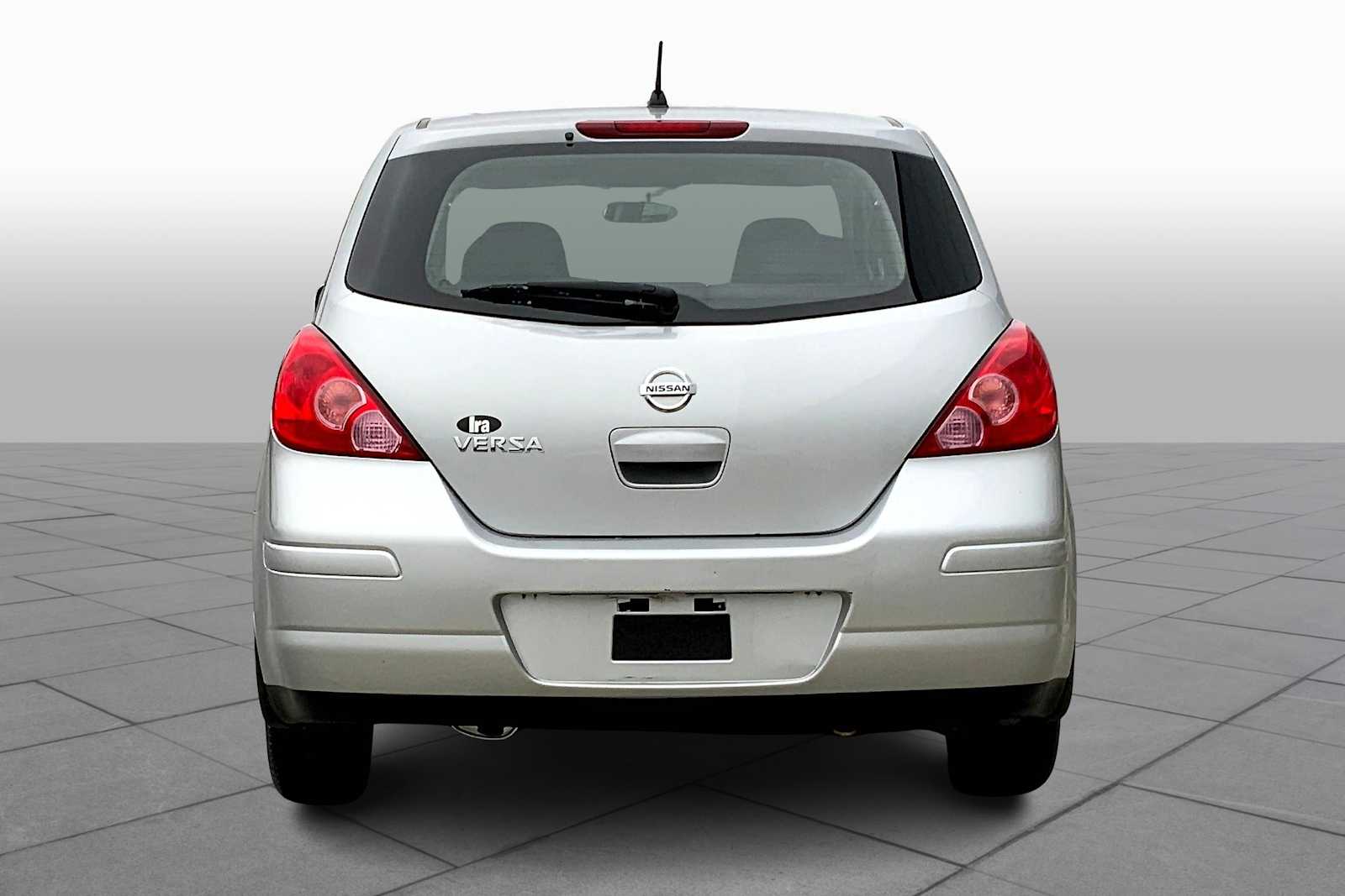 2008 Nissan Versa 1.8 S photo 4