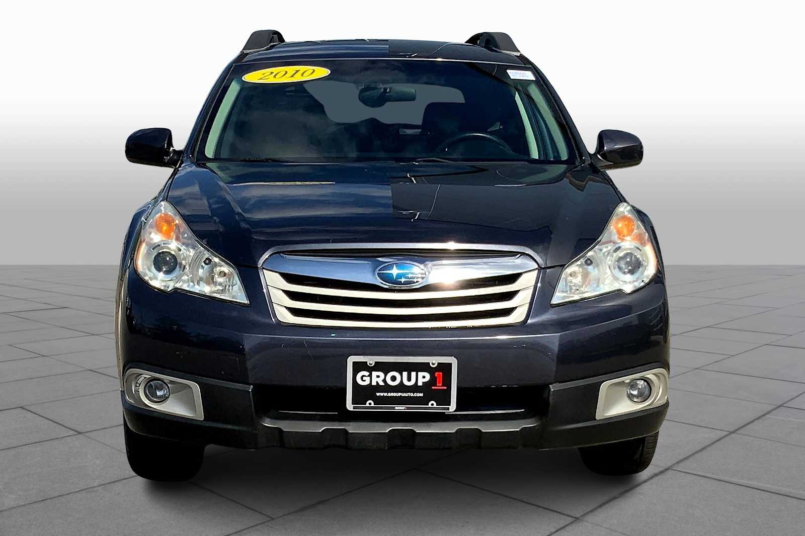 2010 Subaru Outback Premium 2.5i photo 2