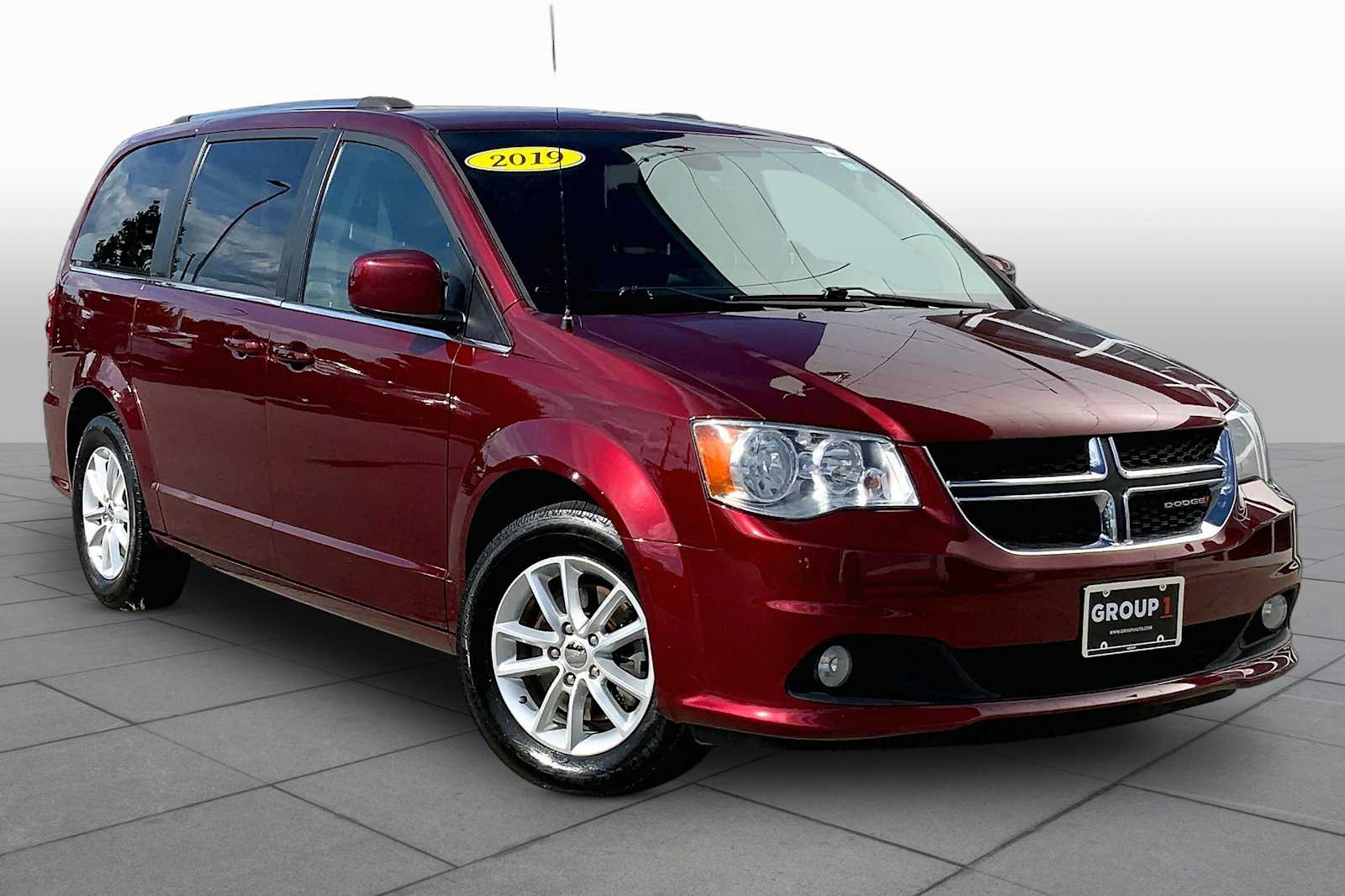 Used 2019 Dodge Grand Caravan SXT with VIN 2C4RDGCG9KR775855 for sale in Manchester, NH