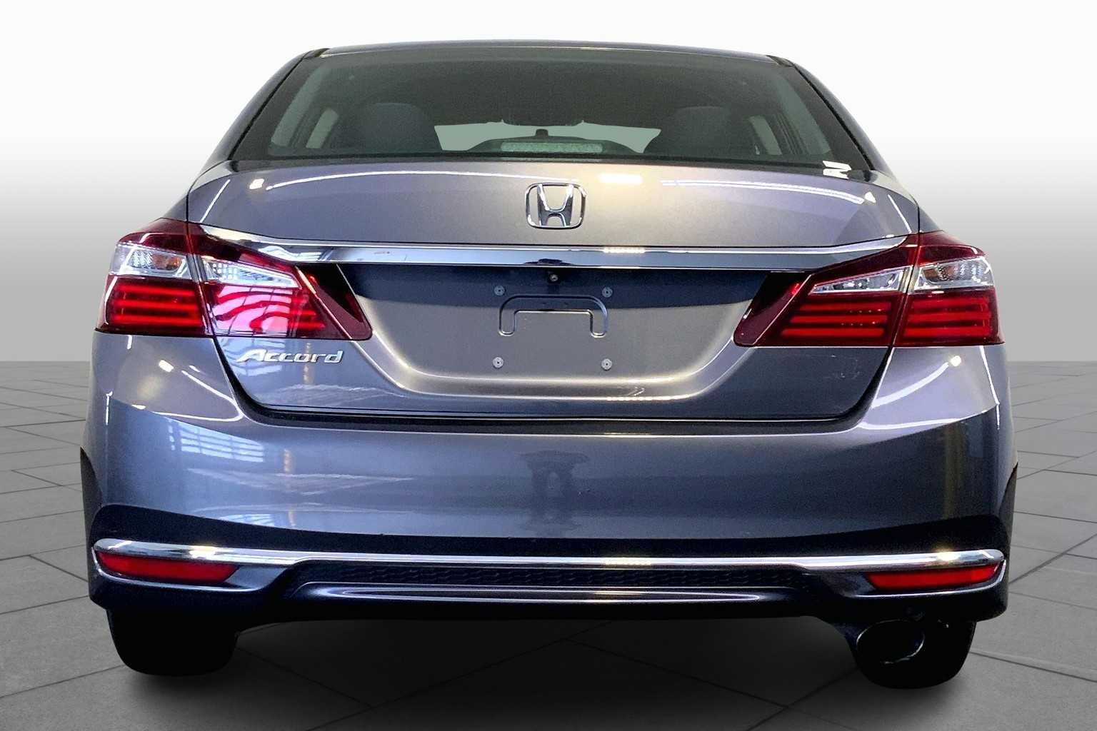 2016 Honda Accord LX photo 4