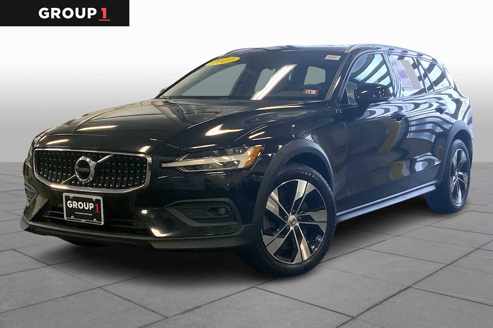 2021 Volvo V60 Cross Country Base's photo