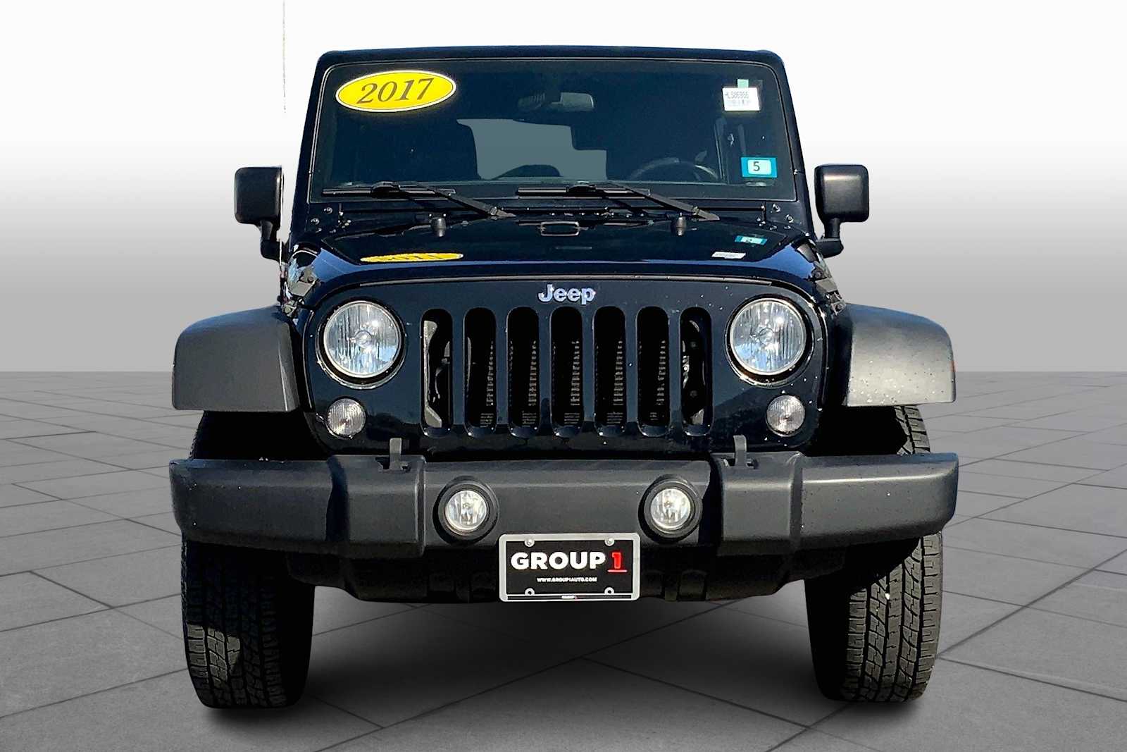 2017 Jeep Wrangler Unlimited Sport photo 3