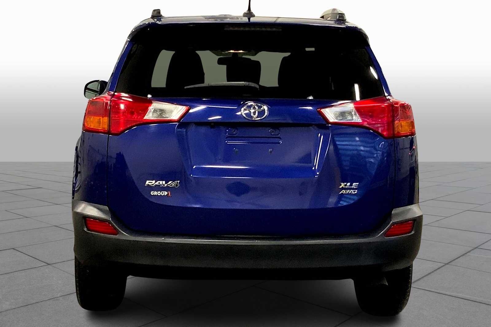 2015 Toyota RAV4 XLE photo 4