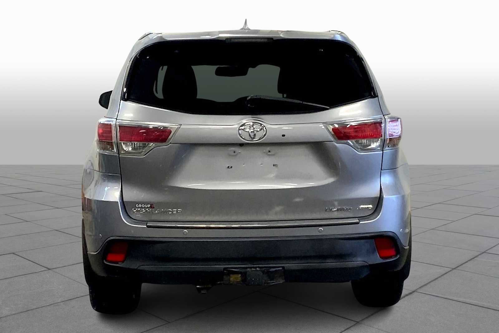 2016 Toyota Highlander Limited Platinum photo 4