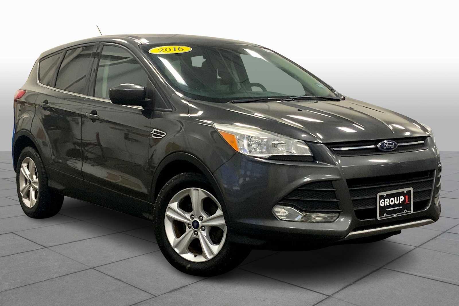 2016 Ford Escape SE photo 2