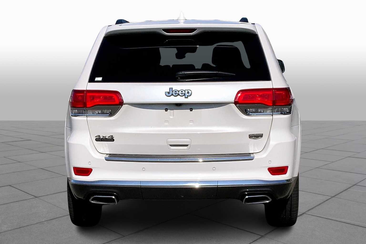 2019 Jeep Grand Cherokee Summit photo 4