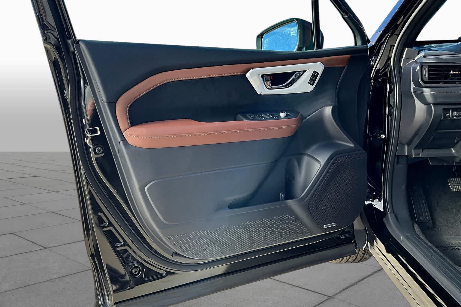 2026 Subaru Forester Touring - Photo 10