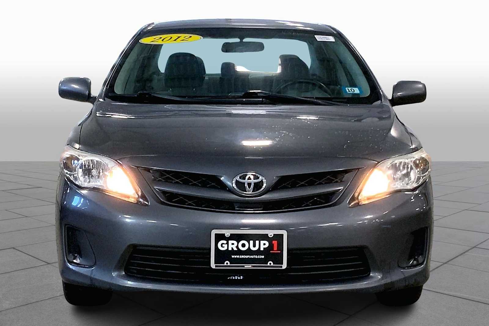 2012 Toyota Corolla LE photo 3