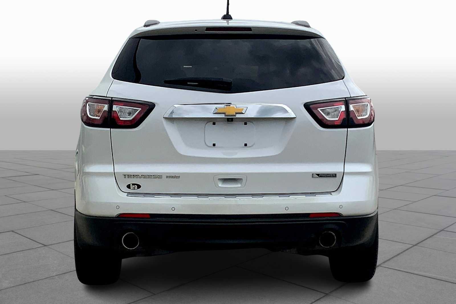 2017 Chevrolet Traverse Premier photo 4