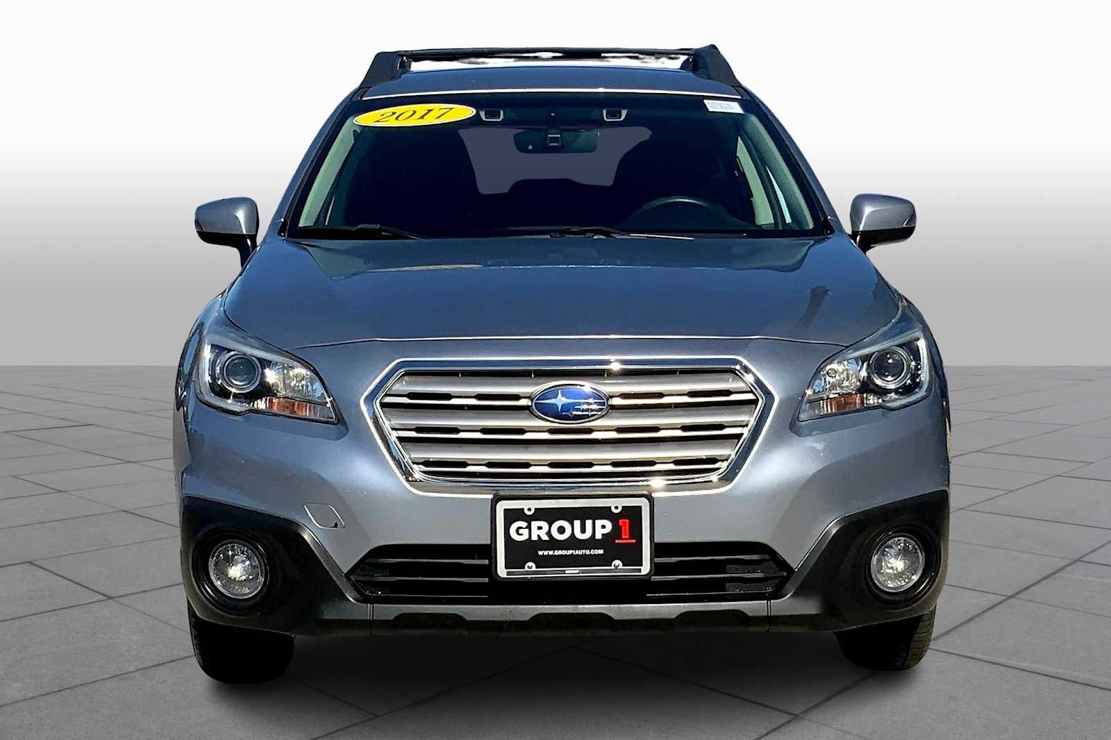 2017 Subaru Outback Premium 2.5i photo 3