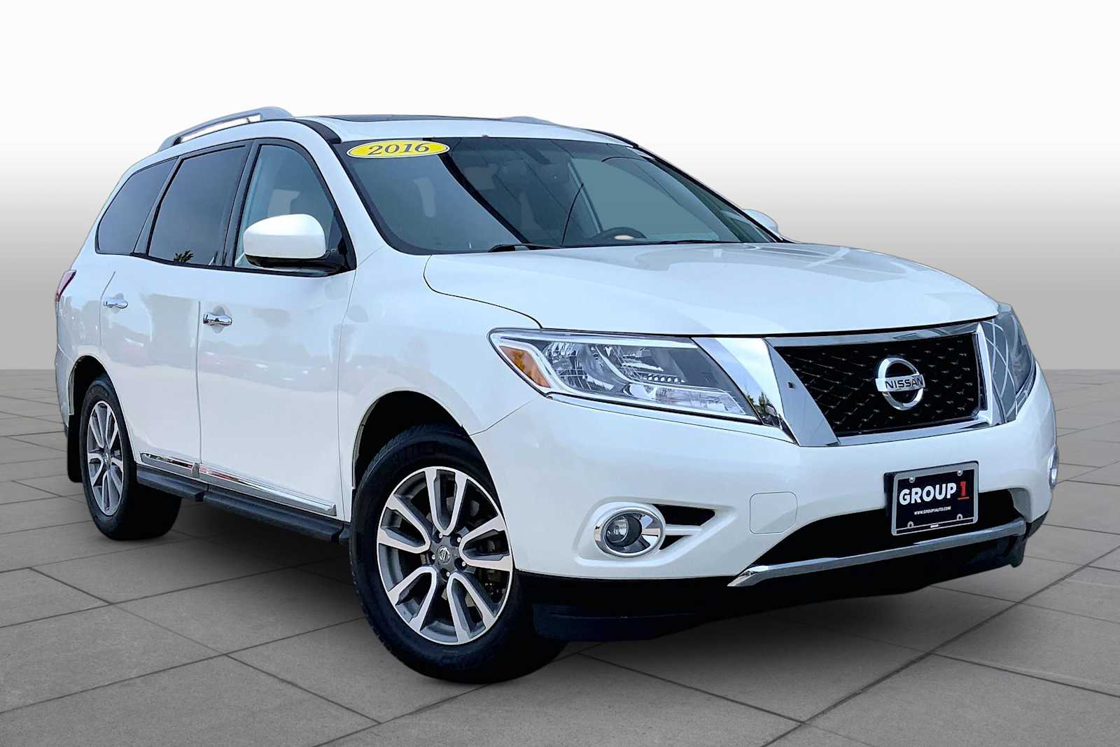 Used 2016 Nissan Pathfinder SL with VIN 5N1AR2MM4GC612645 for sale in Manchester, NH
