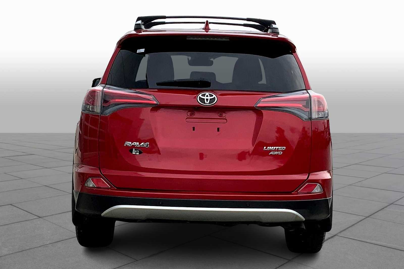 2016 Toyota RAV4 Limited photo 4