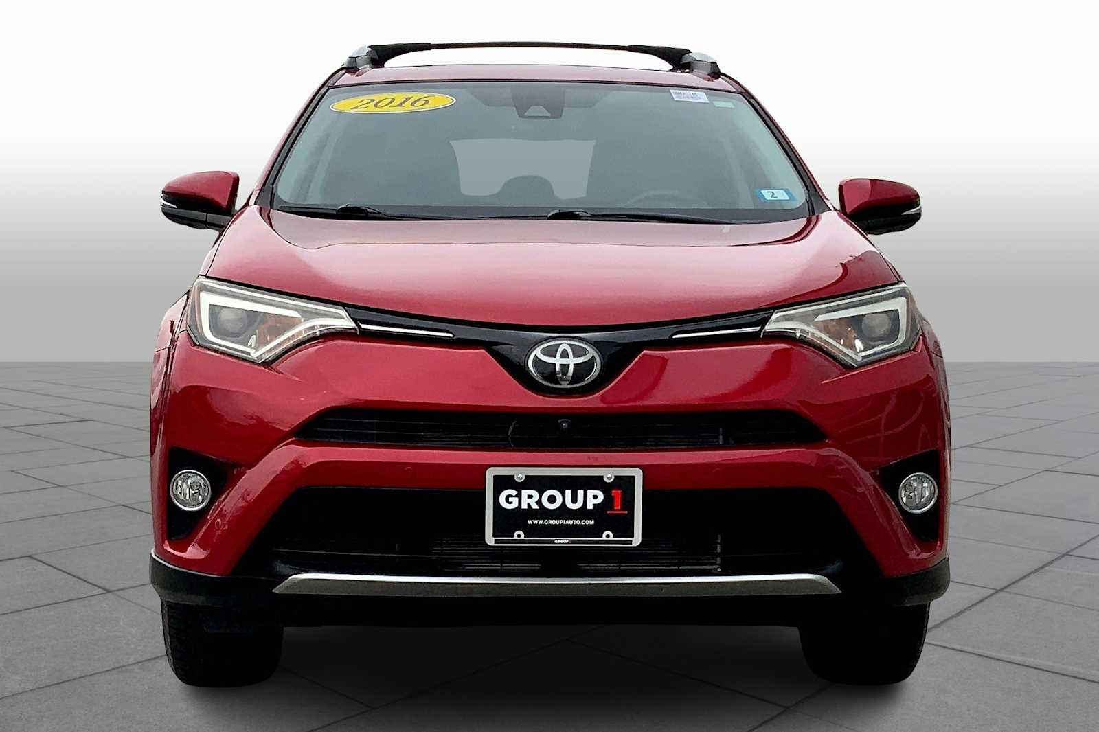 2016 Toyota RAV4 Limited photo 3