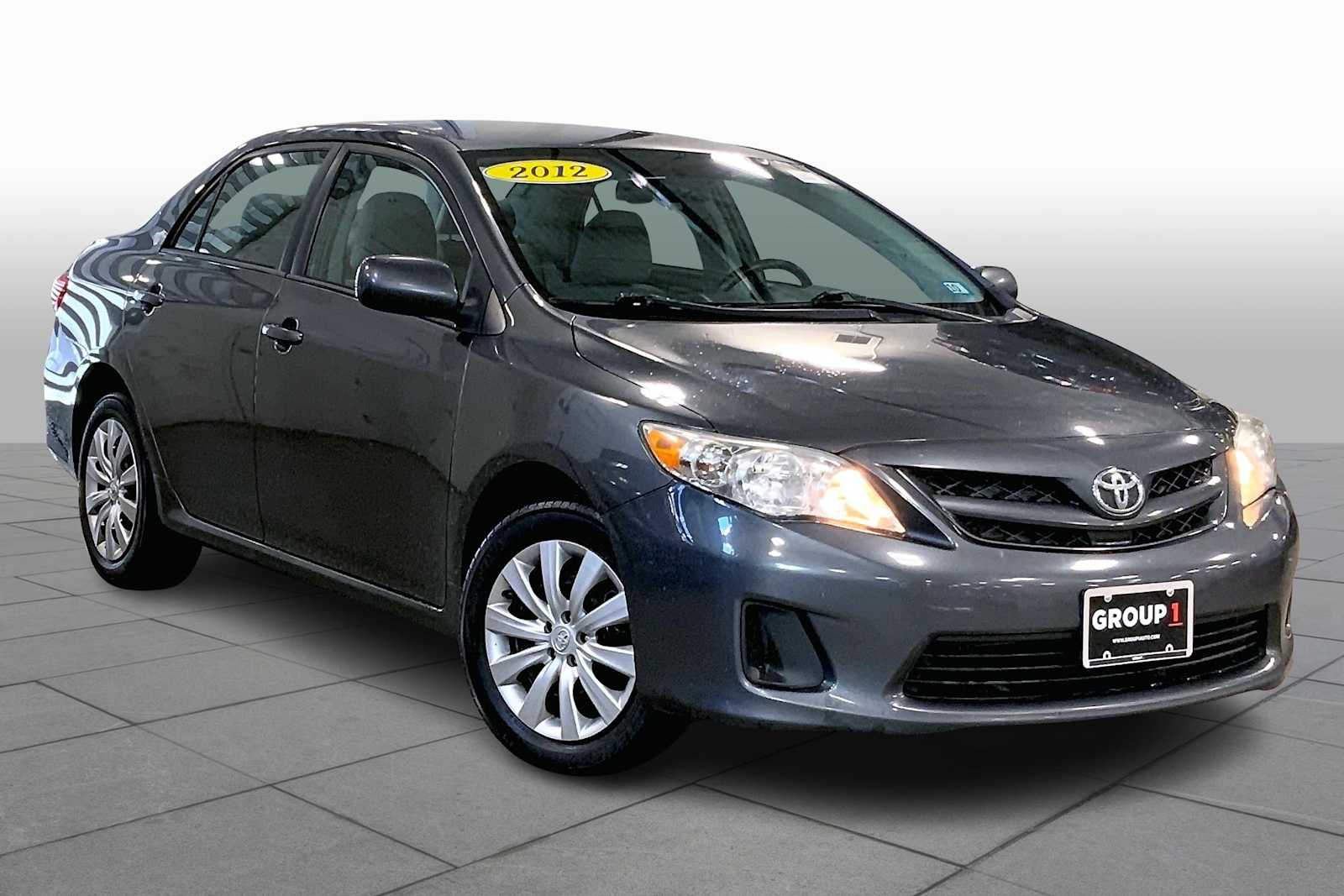 2012 Toyota Corolla LE photo 2