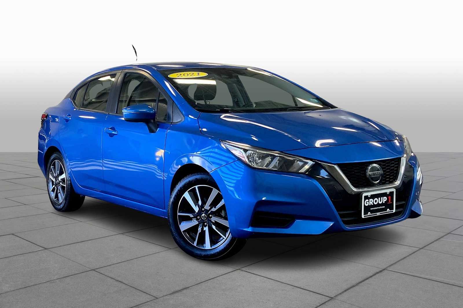 2021 Nissan Versa SV photo 2