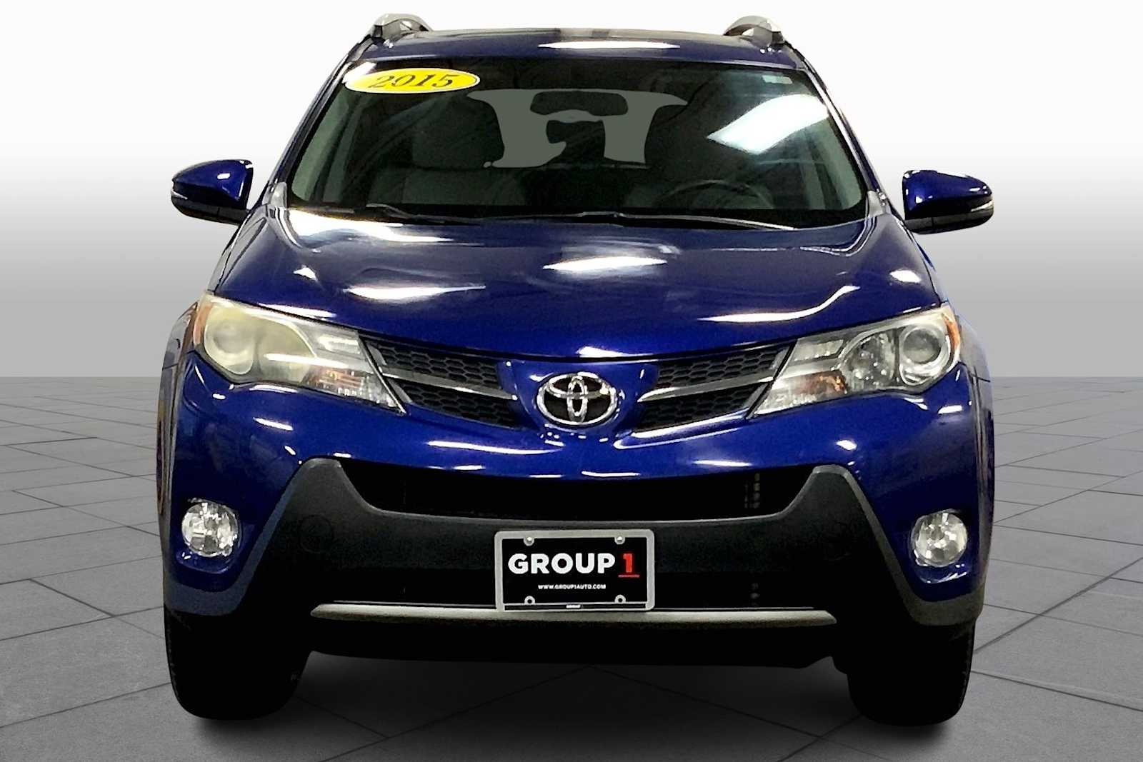 2015 Toyota RAV4 XLE photo 3