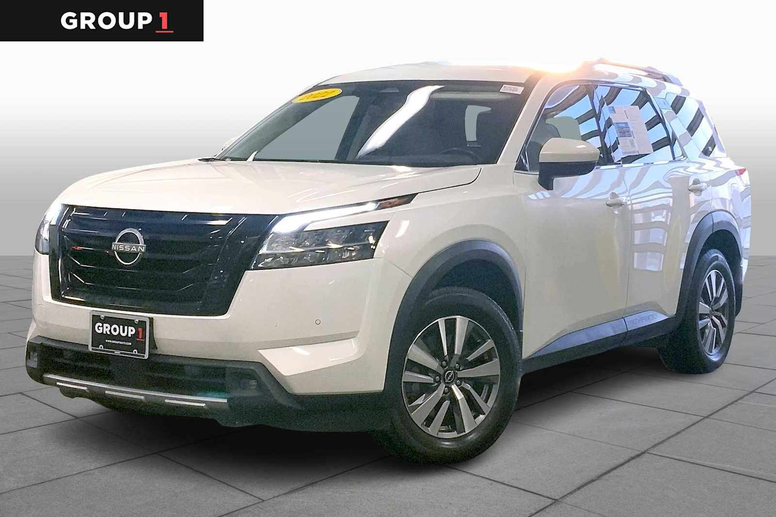 2022 Nissan Pathfinder SL's photo