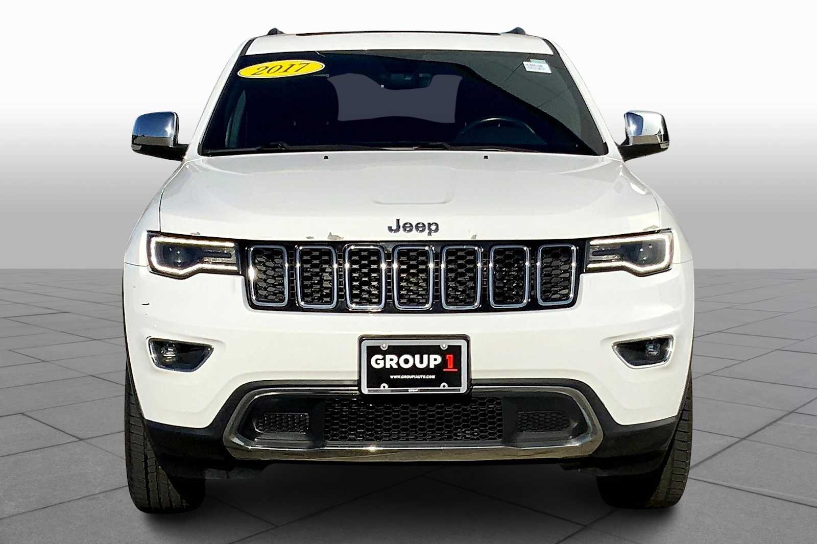 2017 Jeep Grand Cherokee Limited photo 3