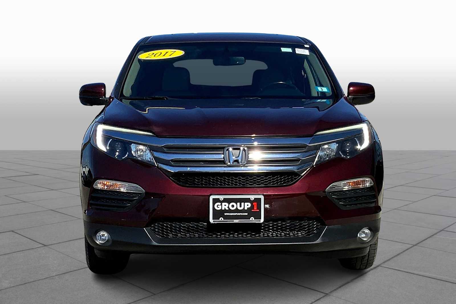 2017 Honda Pilot EX-L photo 2
