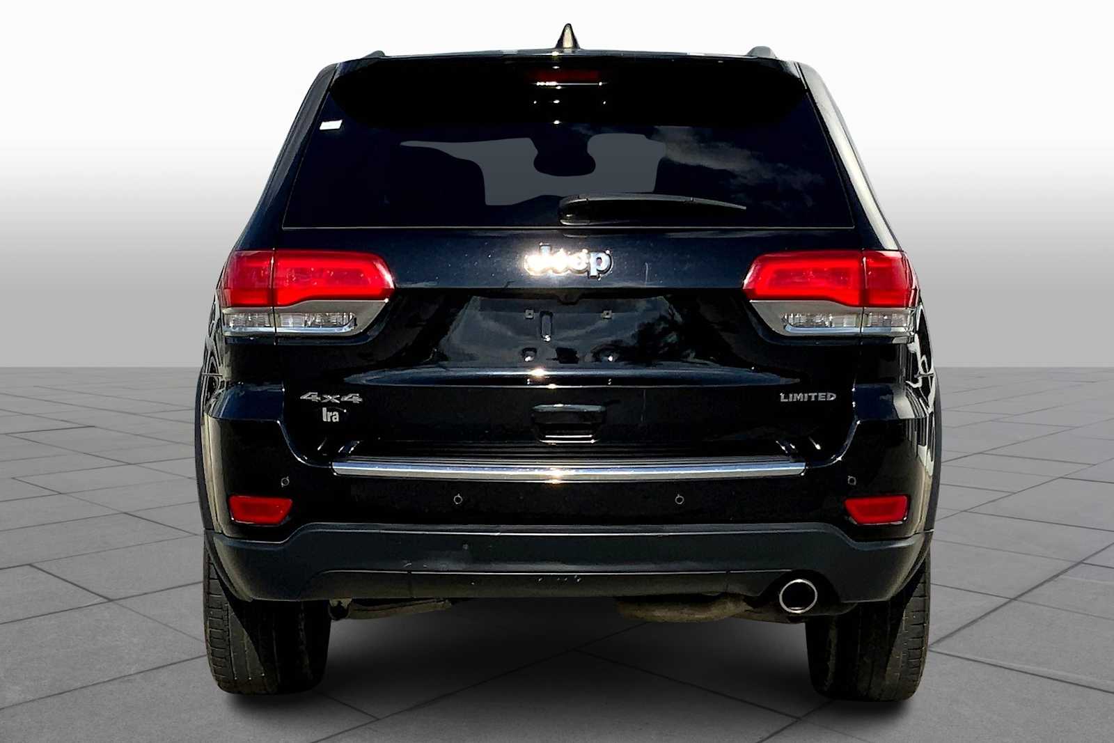 2017 Jeep Grand Cherokee Limited photo 3